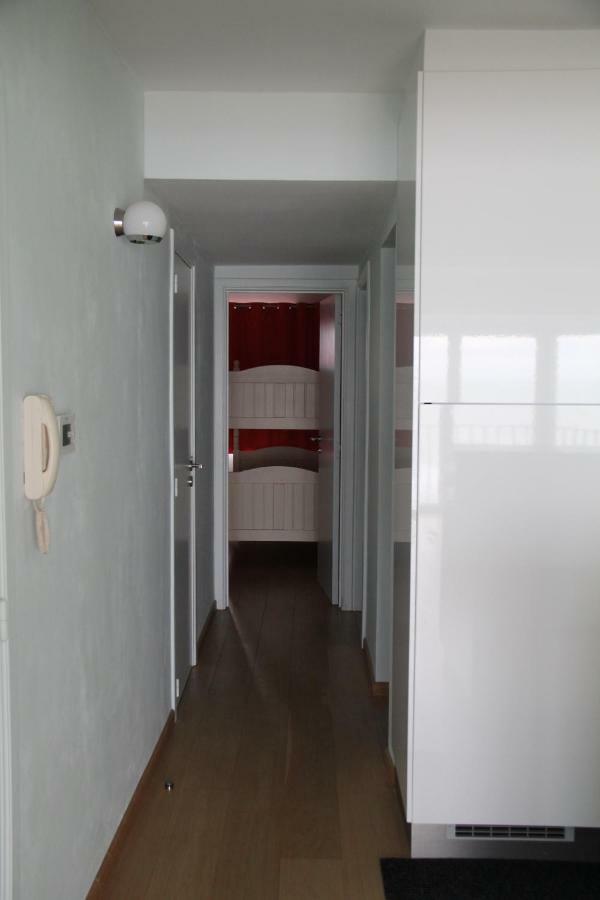 Zeedijk 241, Uitzicht Op Zee, Vue Sur La Mer Koksijde Exterior photo